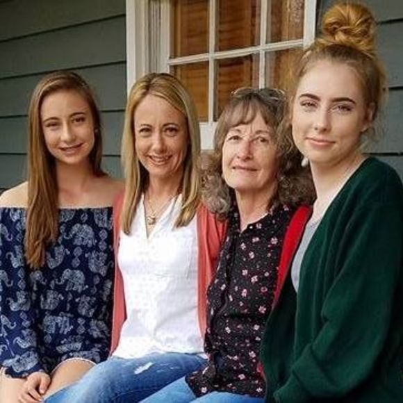 Meet your Posher, Carla - Picture 1 of 1